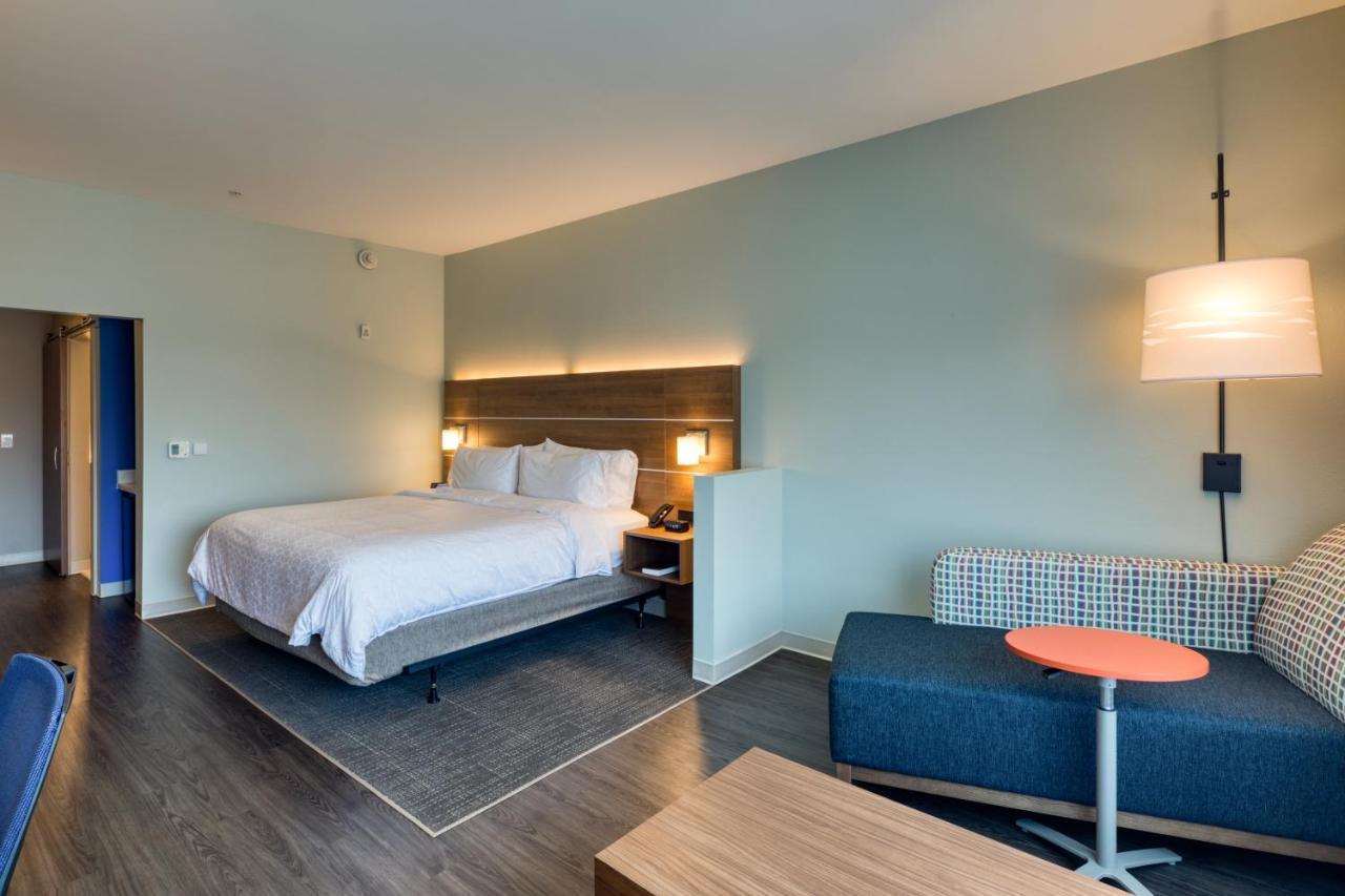 Holiday Inn Express & Suites - Charlotte - South End By Ihg Bagian luar foto