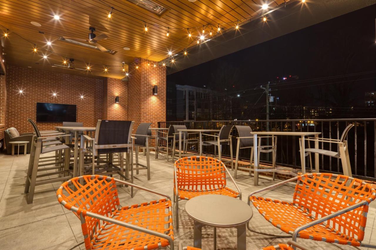 Holiday Inn Express & Suites - Charlotte - South End By Ihg Bagian luar foto