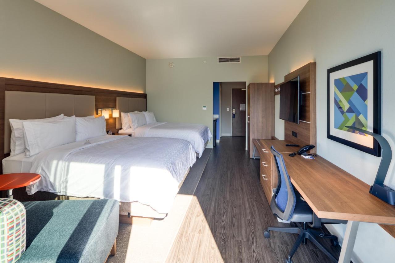 Holiday Inn Express & Suites - Charlotte - South End By Ihg Bagian luar foto
