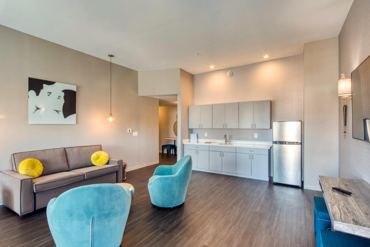 Holiday Inn Express & Suites - Charlotte - South End By Ihg Bagian luar foto