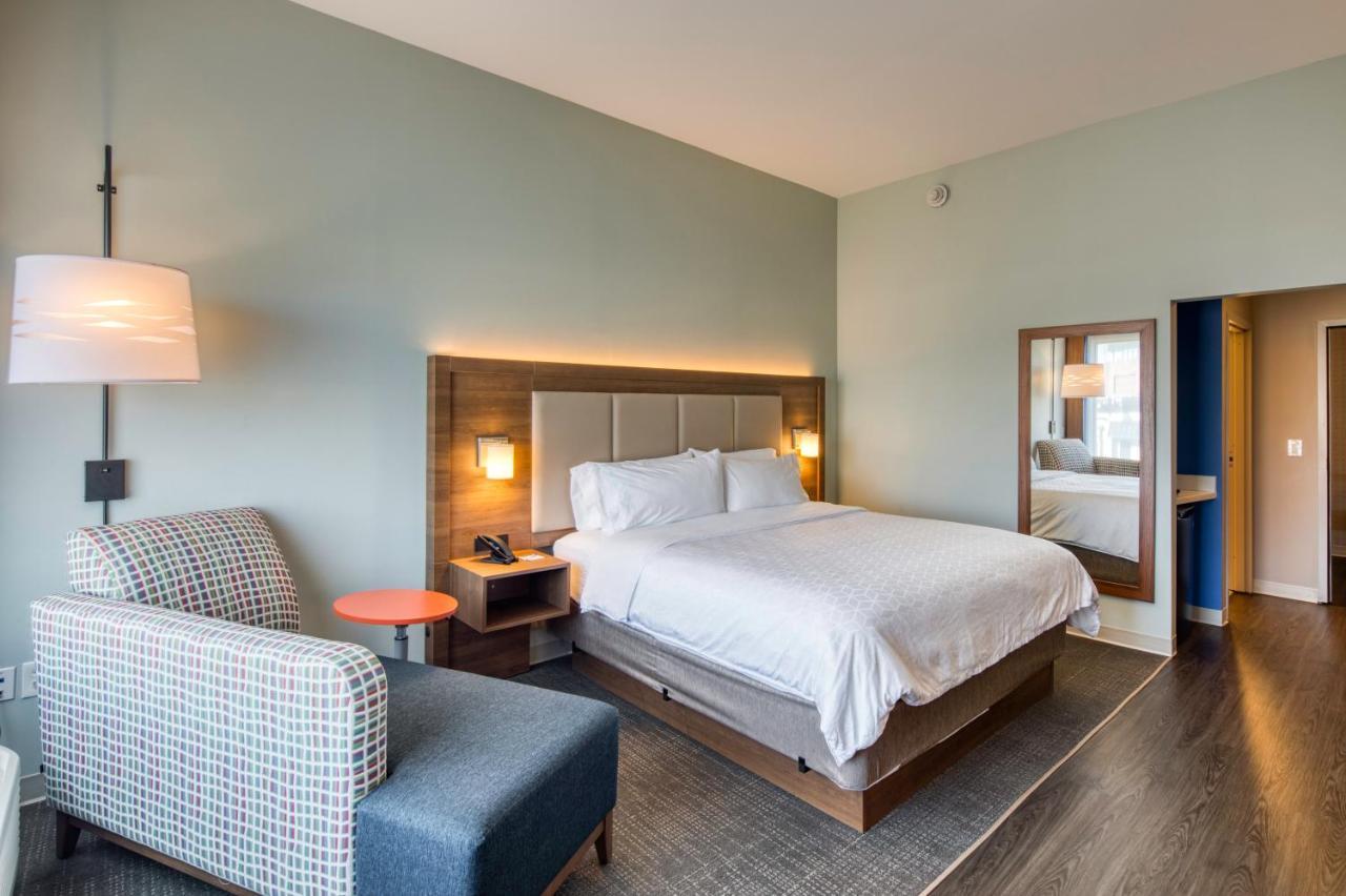 Holiday Inn Express & Suites - Charlotte - South End By Ihg Bagian luar foto