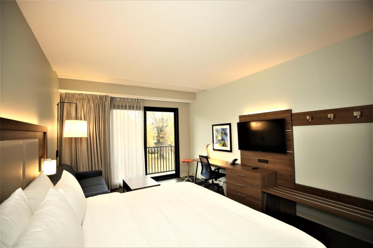 Holiday Inn Express & Suites - Charlotte - South End By Ihg Bagian luar foto