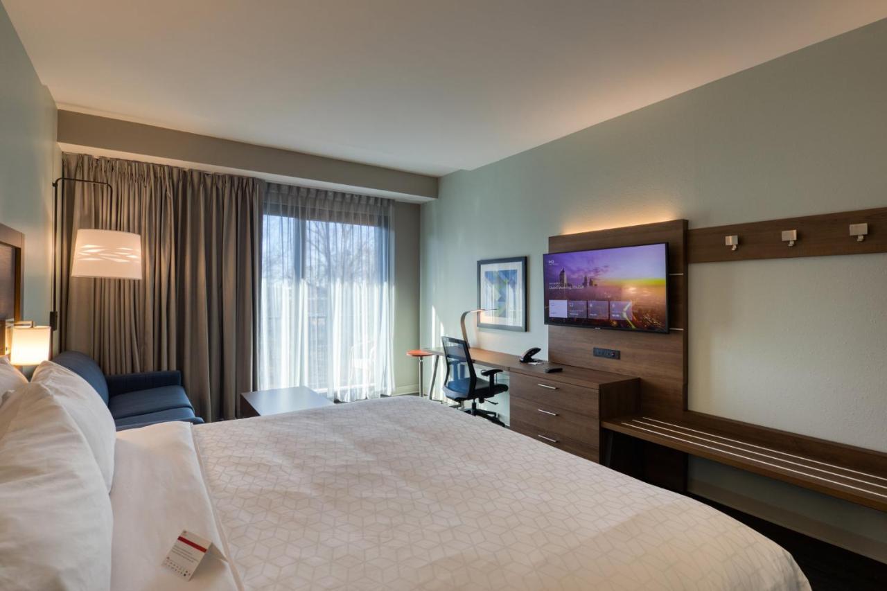 Holiday Inn Express & Suites - Charlotte - South End By Ihg Bagian luar foto