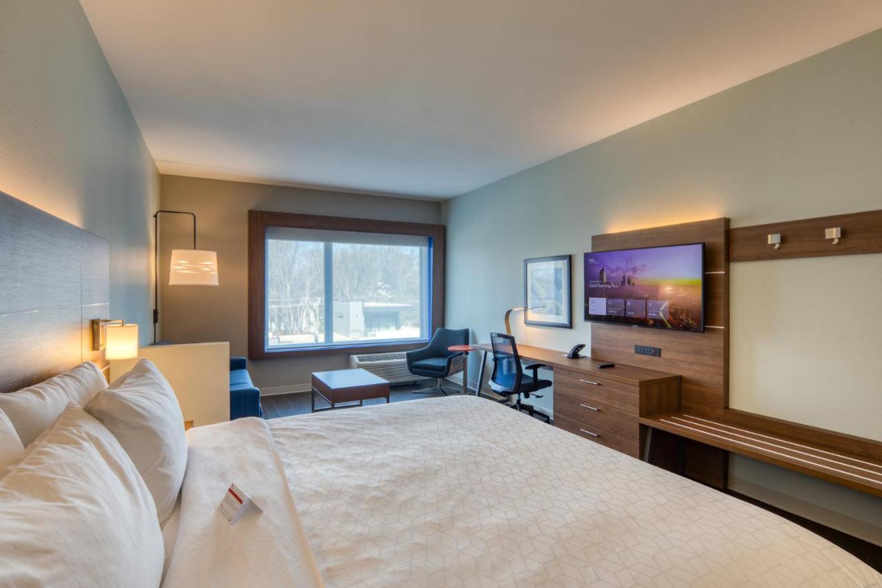 Holiday Inn Express & Suites - Charlotte - South End By Ihg Bagian luar foto
