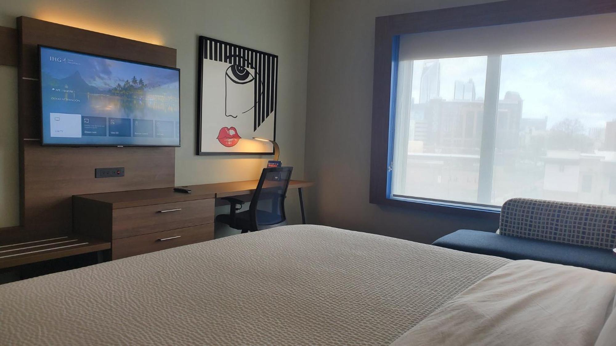 Holiday Inn Express & Suites - Charlotte - South End By Ihg Bagian luar foto