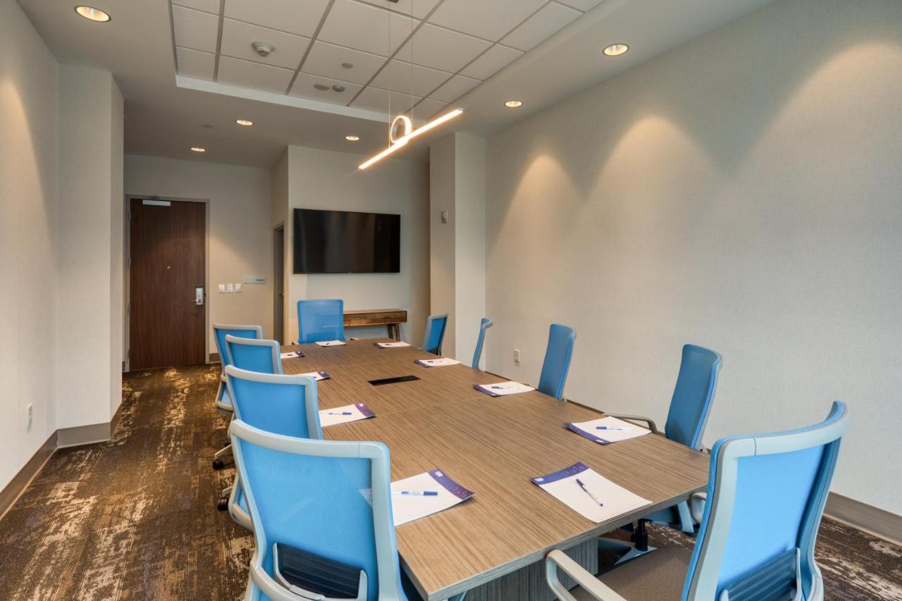 Holiday Inn Express & Suites - Charlotte - South End By Ihg Bagian luar foto