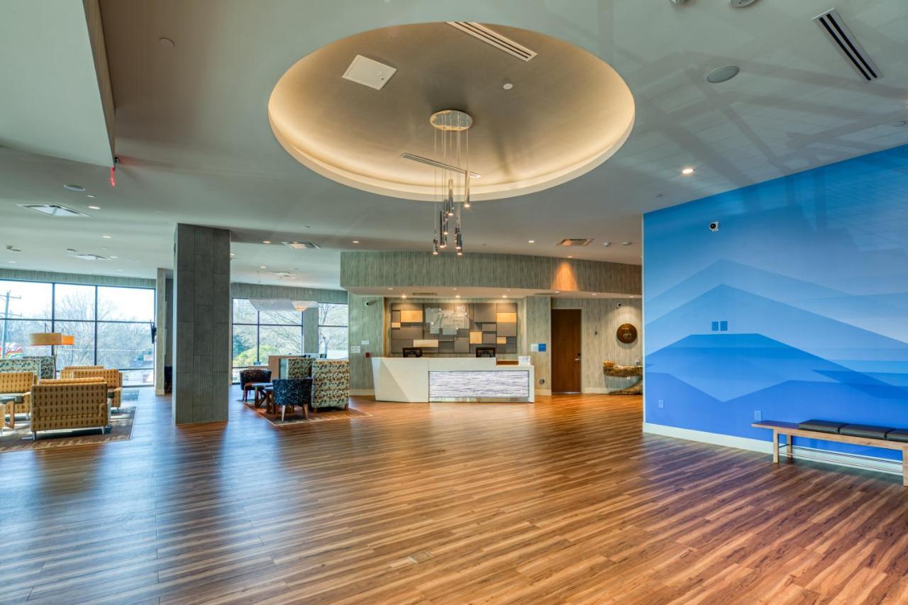 Holiday Inn Express & Suites - Charlotte - South End By Ihg Bagian luar foto