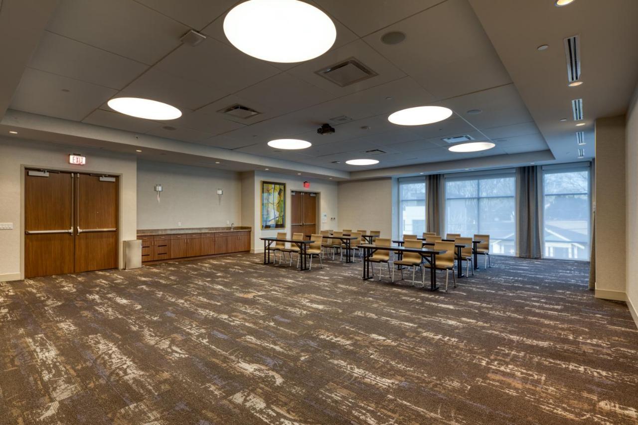 Holiday Inn Express & Suites - Charlotte - South End By Ihg Bagian luar foto