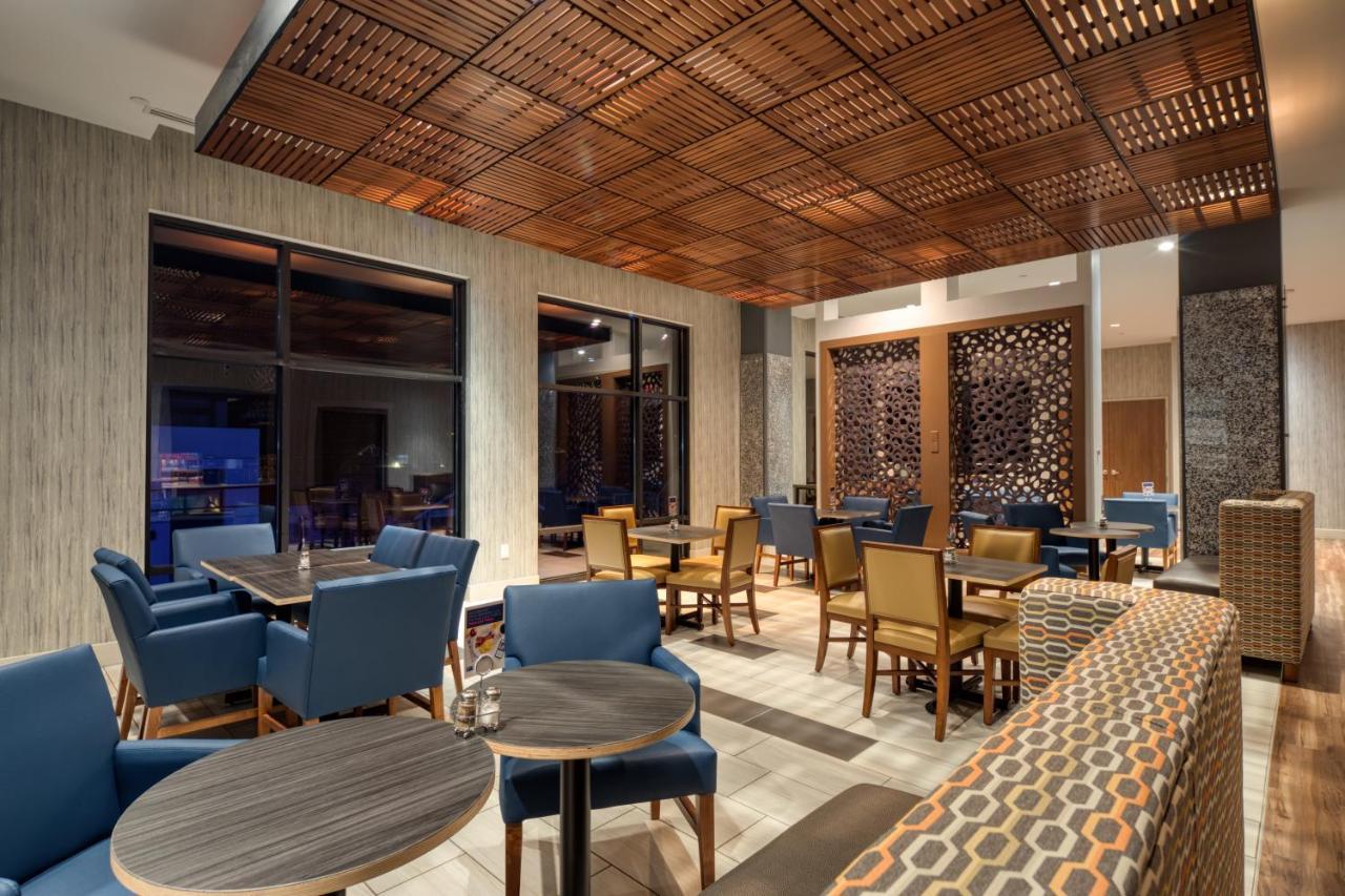 Holiday Inn Express & Suites - Charlotte - South End By Ihg Bagian luar foto
