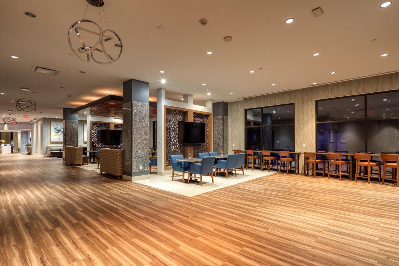 Holiday Inn Express & Suites - Charlotte - South End By Ihg Bagian luar foto
